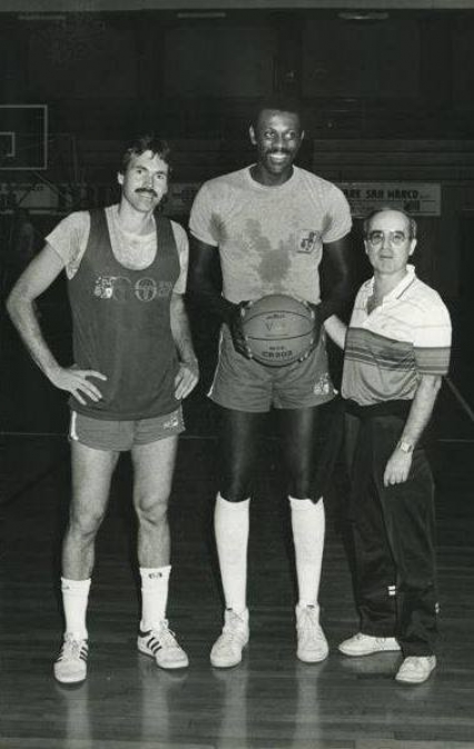 Bob McAdoo, Mike D'Antoni e Coach Peterson ai tempi dell'Olimpia